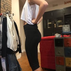 Lululemon cropped leggings!!